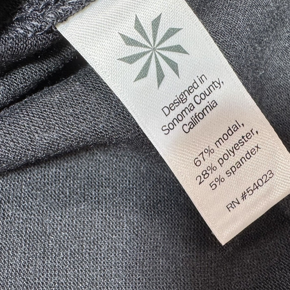 ATHLETA Threadlight Layering Tank Black Super Soft Modal Medium NWT - Picture 6 of 6